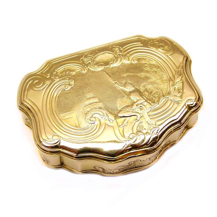 Louis XV cartouche shaped gold box